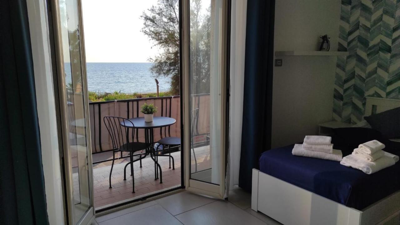 La Dimora Delle Sirene Apartment Salerno Exterior foto