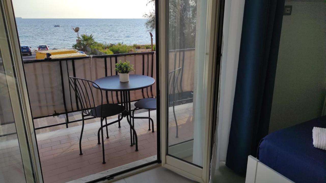 La Dimora Delle Sirene Apartment Salerno Exterior foto